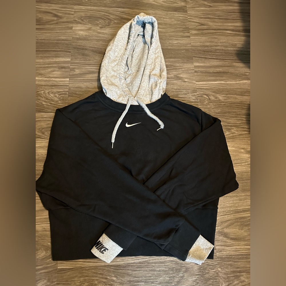 Nike Crop top sweater for women size L